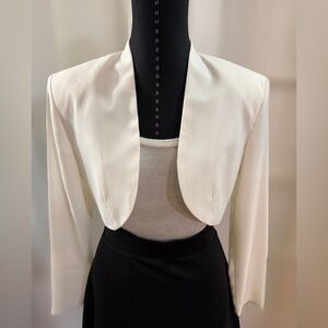 Chic Cream Women's Bolero Jacket